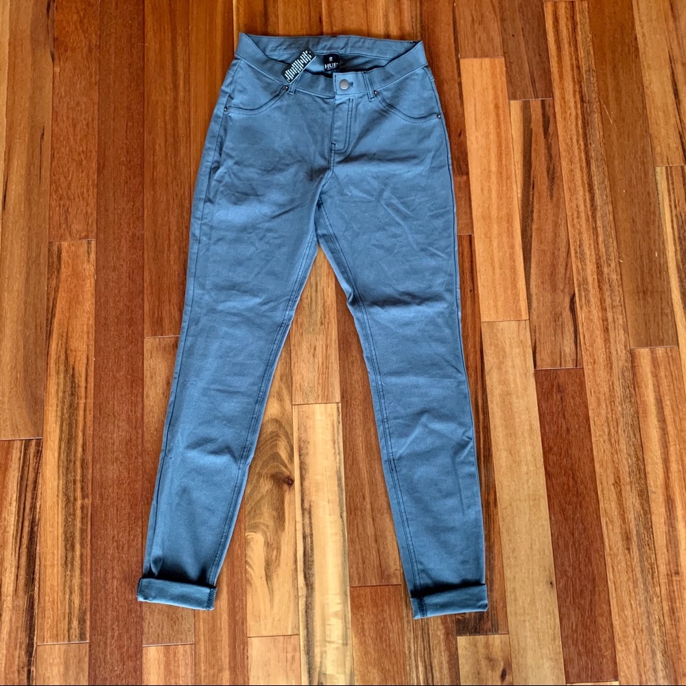 HUE Skinny Jeggings w/ Cuff Detailing